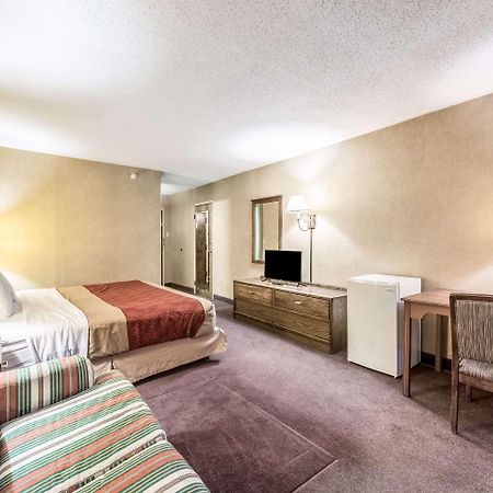 בריינרד Econo Lodge מראה חיצוני תמונה