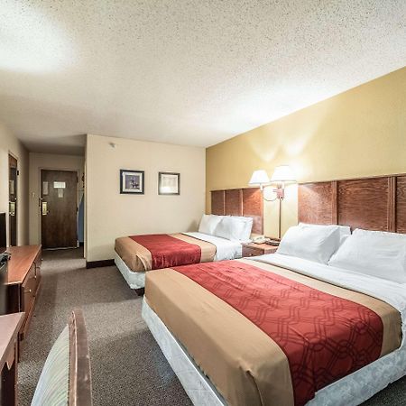 בריינרד Econo Lodge מראה חיצוני תמונה