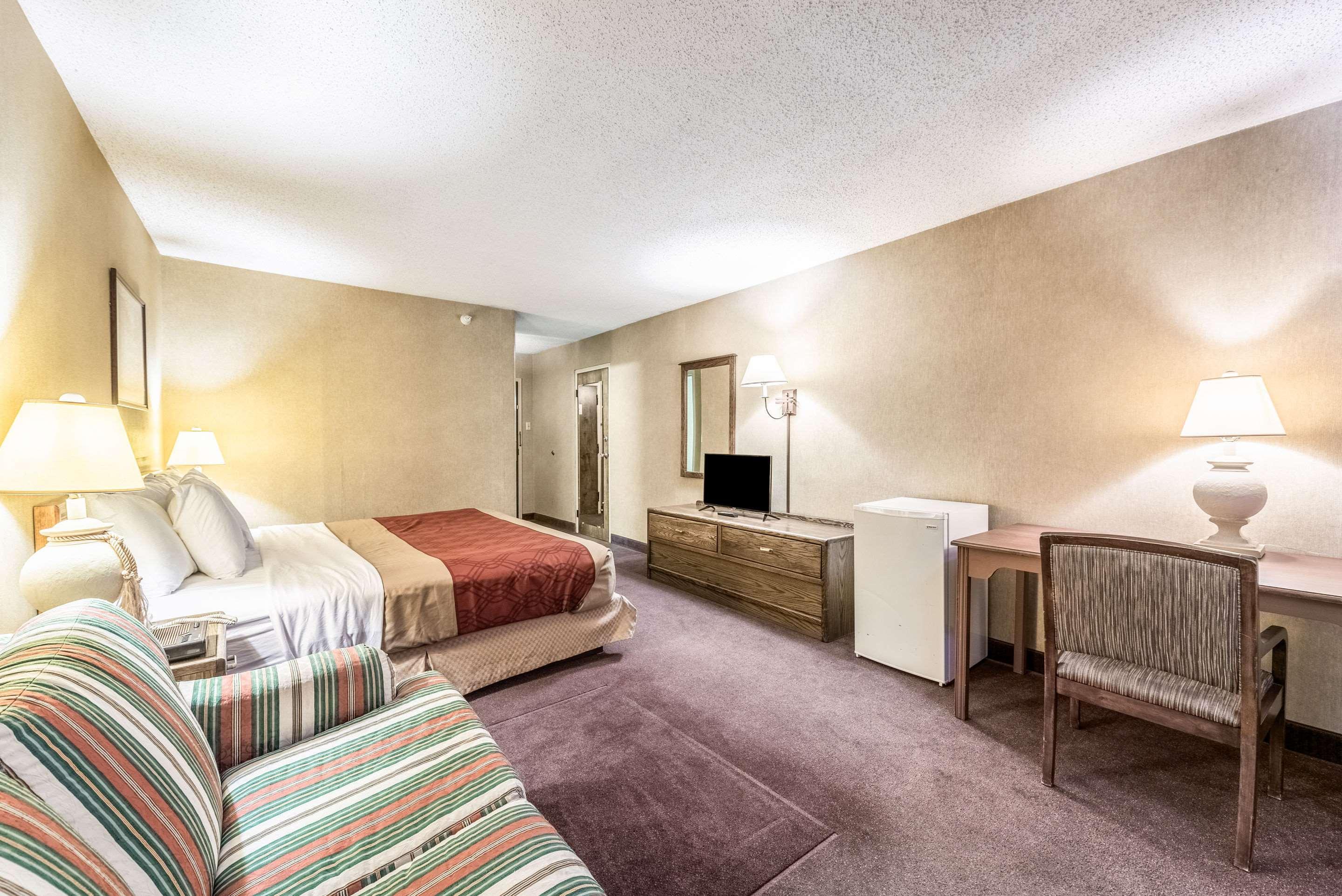 בריינרד Econo Lodge מראה חיצוני תמונה