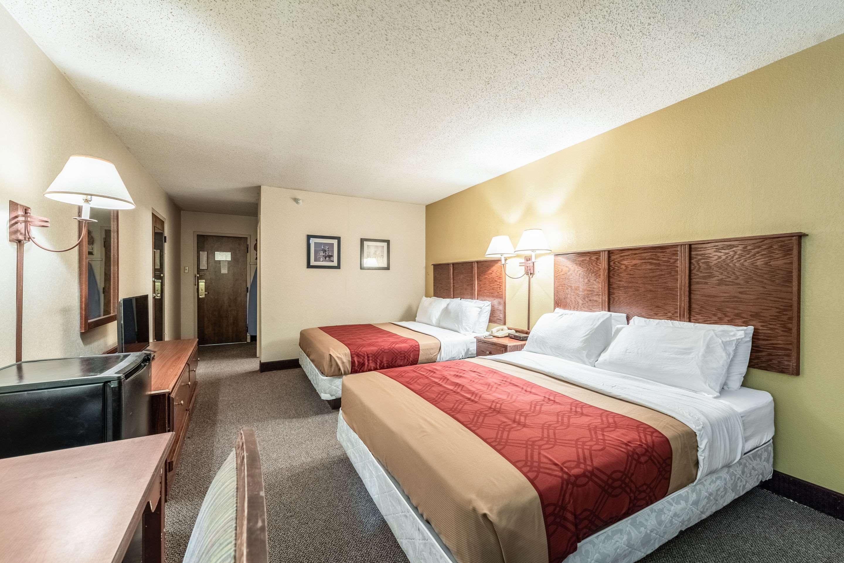 בריינרד Econo Lodge מראה חיצוני תמונה