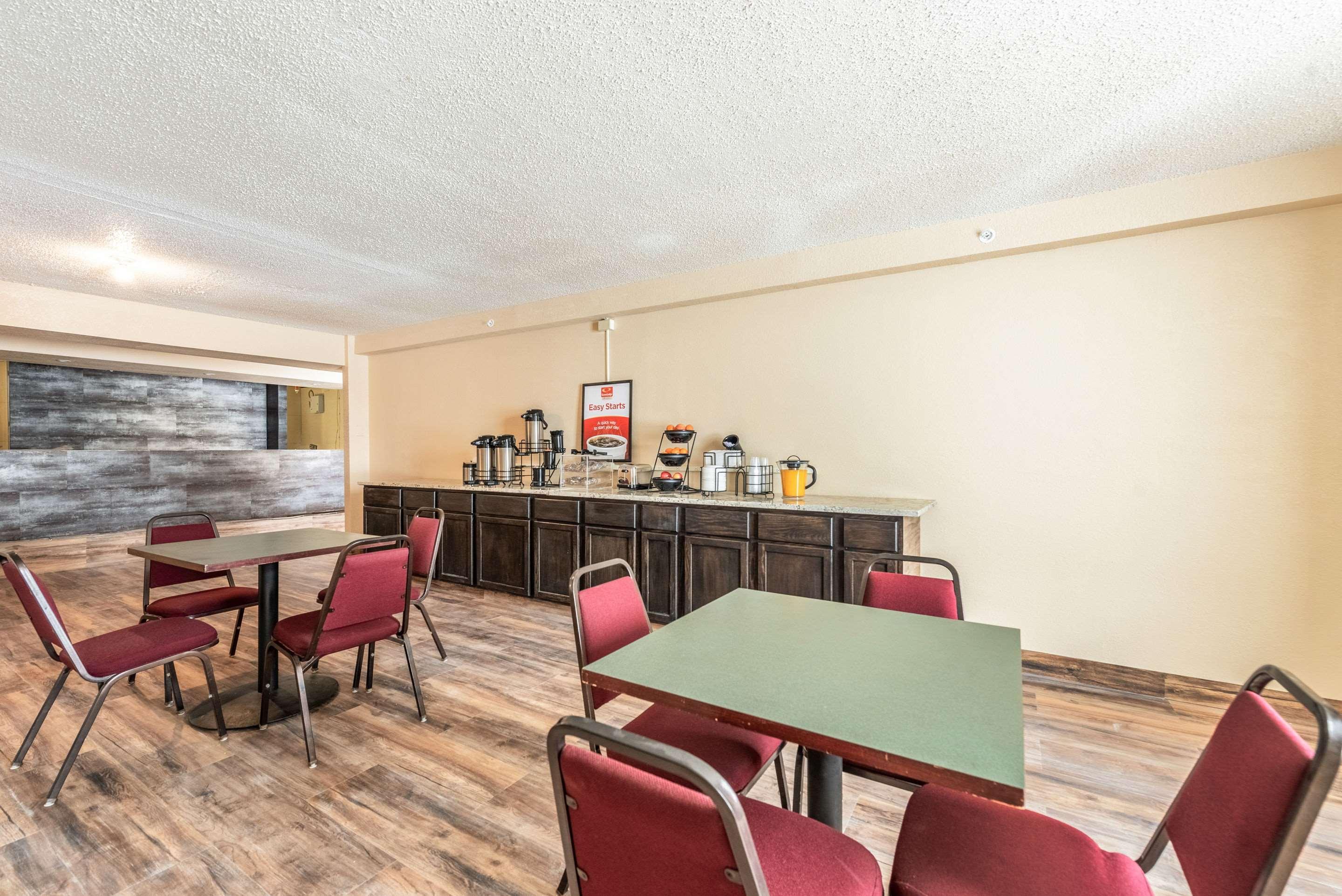 בריינרד Econo Lodge מראה חיצוני תמונה